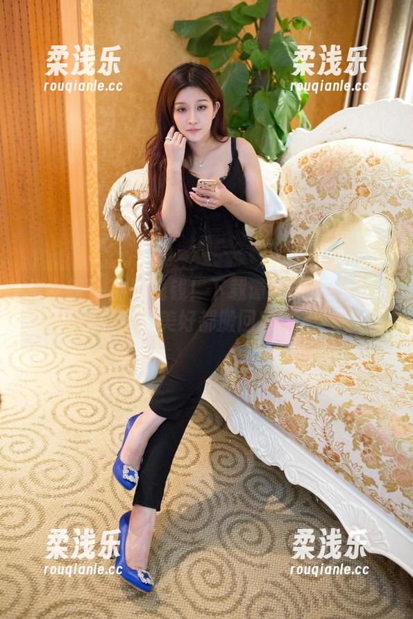推女郎 - 别黑钱钱！下载谭冰的泳装合集，把美好都搬回家！