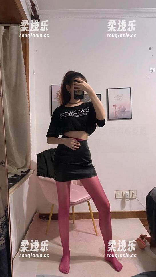 提袜少女 微密圈 - 写真时间!提袜少女带你感受奶牛的奇妙世界