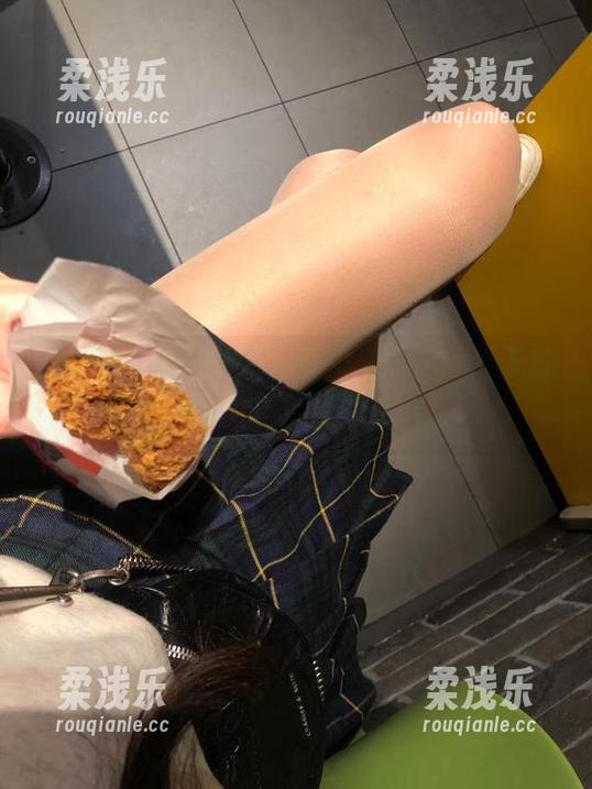 无敌哒小姨妈 微密圈 - 图片中的职场女王,追逐“无敌哒小姨妈”的职业风尚。