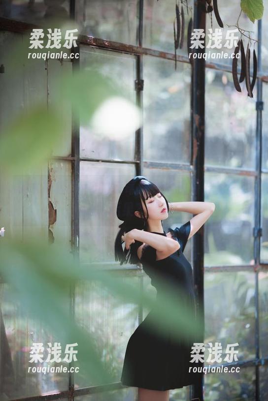 木棉棉OwO 赏木棉棉OwO的草莓泳衣:资源开抢,想想后果?嘿嘿