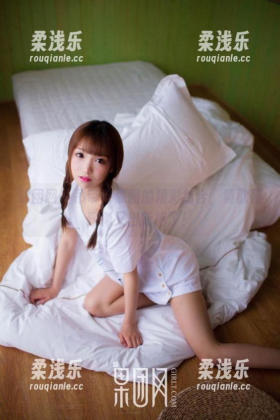 果团网-黄歆苑 果团网 - 吊带与原图的精彩结合,黄歆苑貌似又出新招了!