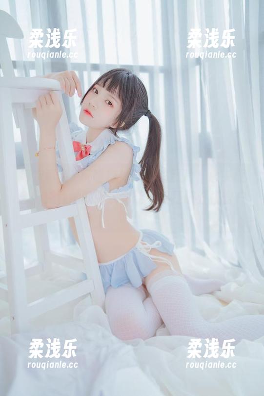 每次看到桜桃喵穿体操服的照片，心中默念：究竟她的弹跳力能不能打破五楼窗户啊！