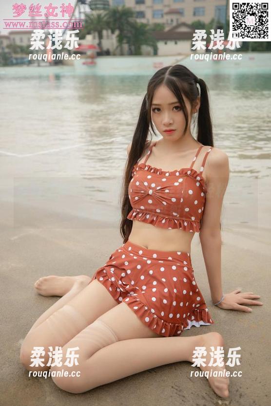 梦丝女神 - 璇璇小黄鸭帽在线，轻松驾驭萌感与时尚的平衡！
