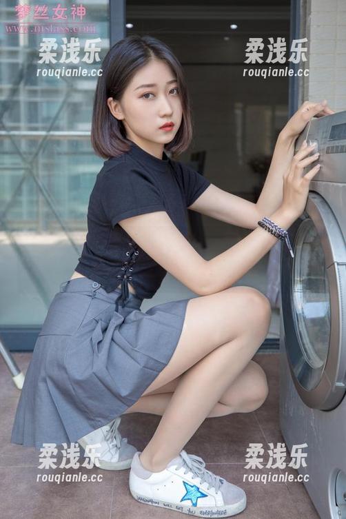 梦丝女神 - 当香萱网球少女遇上存钱攻略，最新资源让你钱包掏空！