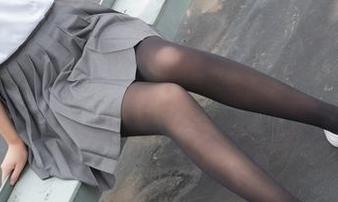 森萝财团 – 吸吸高清速递：白丝少女的百褶裙，这是我每天上班前必看的动态