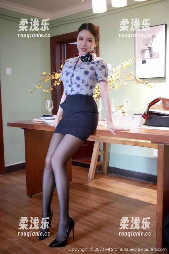 模范学院 - 查看原图，牛仔裤在美七Mia身上变得如此与众不同