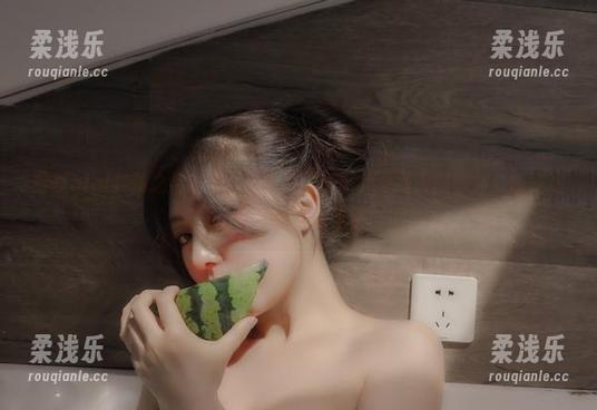 樱晚gigi共舞之后的这几张图片，原图扑面而来的意外，像是戏里戏外的神秘莫测。