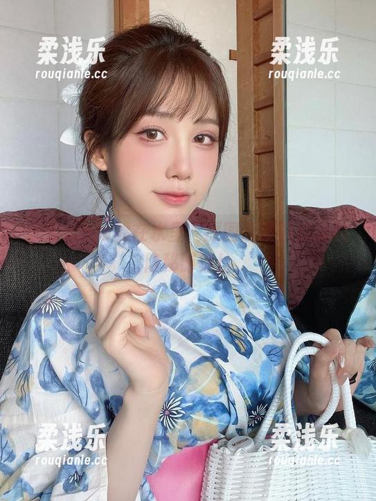 水淼aqua躲在水里，原图解锁紫式部的隐秘时刻！