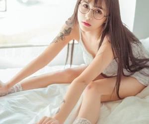 波萝社 – 姐姐写真：柳侑绮，把优雅与调皮完美结合，我只能说这也太令人着迷了吧。