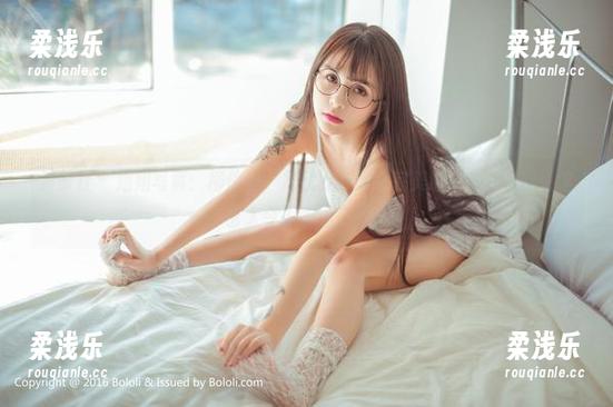 波萝社 - 姐姐写真：柳侑绮，把优雅与调皮完美结合，我只能说这也太令人着迷了吧。