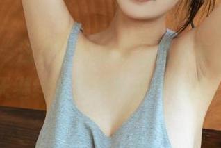 7.Item“浅安安的棉袜图包分享：好吧，今天继续优雅地踩在纯棉里。”