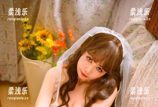 渡边早季Saki的全套写真，阳台上那种暧昧的微风。。