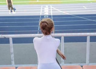 爱丝 – 欣杨的修女美图，精选姿态实在太迷人了