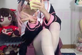 白栎Shirly分享的新作《碧蓝航线塔什干原皮》，我可能挂了个错边，开心到飞起来！