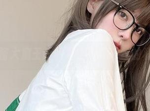 关于眼酱大魔王w和她的空姐肉丝的私房时光
