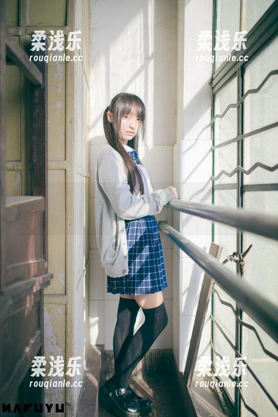 吊带不怕光，神乐坂真东的图集直接把审美提升了好吗？