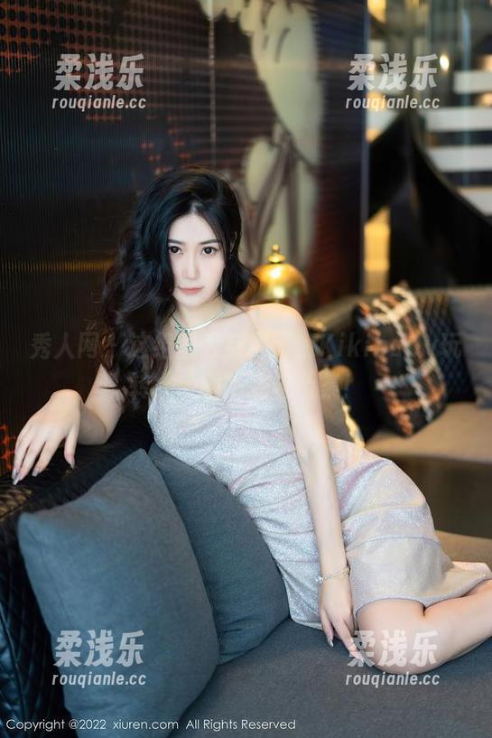 秀人网-Kikibaby 秀人网 - 这组图太有趣了,Kikibaby玩转水手服的轻松合集!