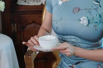 秀人网 – Yomi悠蜜的豪华旅拍大集：每一张都是隐藏资源大片！