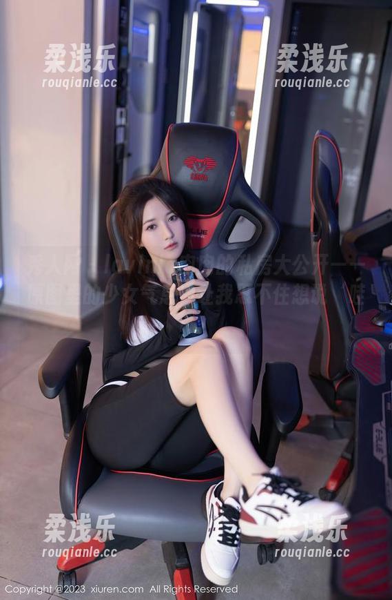 秀人网-lavinia肉肉 秀人网 - lavinia肉肉的私房大公开——原图里的少女气息,让我忍不住想说‘哇!’