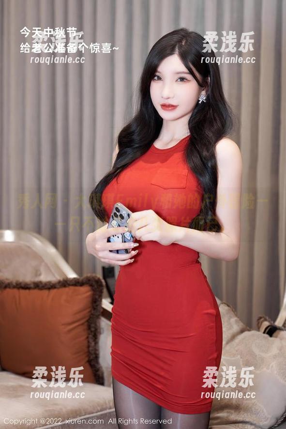 秀人网-大琪琪Emily 秀人网 - 大琪琪Emily和她的户外冒险——只不过是拍几张照片而已。