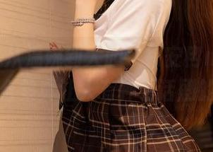 秀人网 – 从温婉到大胆，徐安冉miki的黑丝写真合集真让人有种看话剧的感觉。