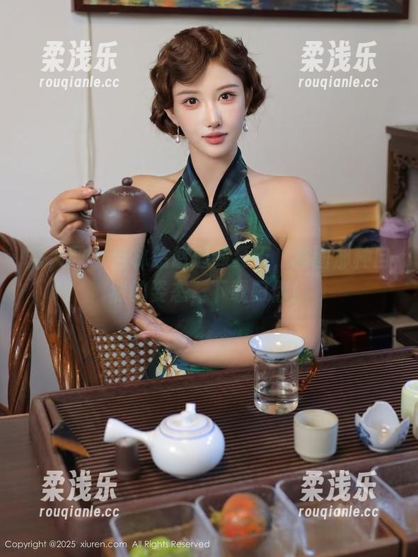 秀人网-林悠悠 秀人网 - 当林悠悠遇到夏天,套图那种自然的姿态,下载归你!