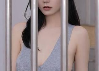 秀人网 – 图库新宠：舌尖上的菊花ace纹身，不走寻常路的美女。