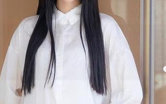 秀人网 – 赤间菀枫合集——这天台看得我总想假装路过，多么想上去跟她聊聊天。