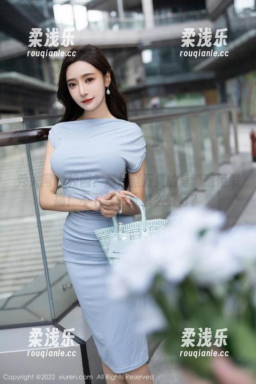 秀人网-赵万灵 秀人网 - 校园?那是赵万灵的写真随便搞搞!不下载一份怎么能行?