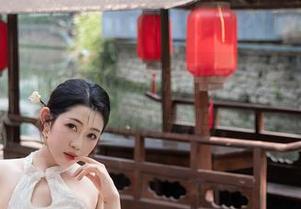 秀人网 – 免费麦田妹妹图包，哦，那是梦里撒的花瓣吗？