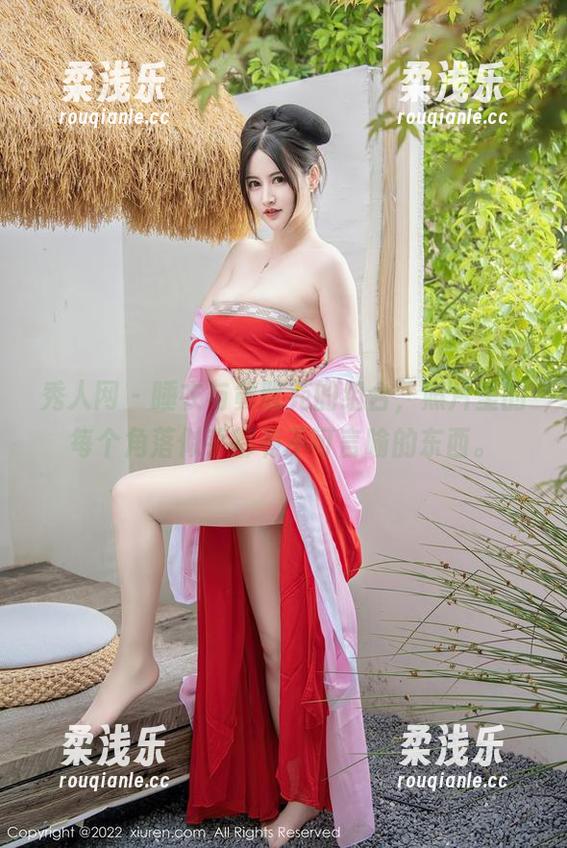 秀人网 - 睡衣与黄歆苑的组合，照片里的每个角落似乎都有不可言喻的东西。