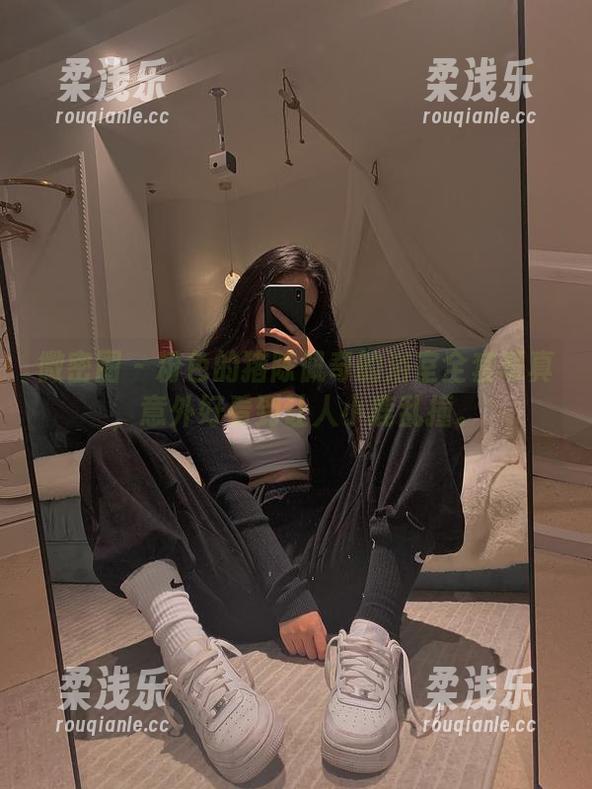 微密圈 - 粉色的猪陈佩奇的浴室全套写真，意外好看到让人小鹿乱撞。