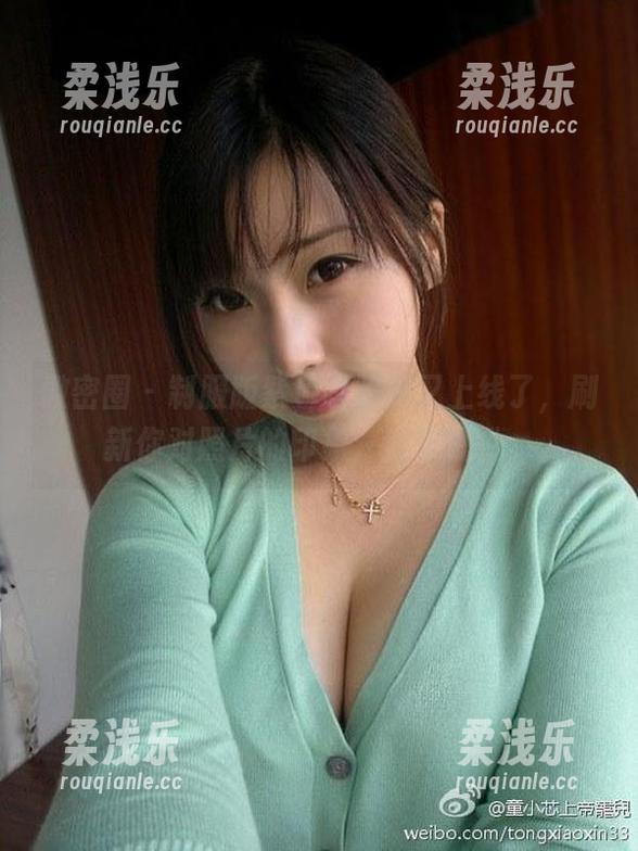 微密圈 - 制服版紫色哒豚豚又上线了，刷新你对照片的印象，快来瞅瞅。