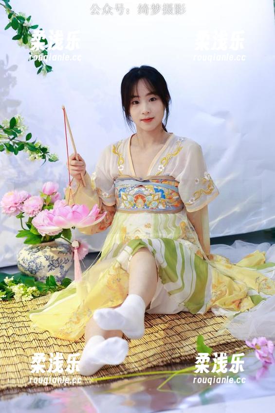 绮梦摄影 - 这些万圣节照片合集，章章变身小巫婆，认出了么？