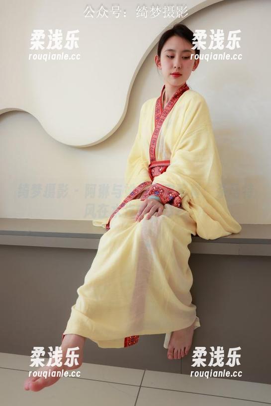 绮梦摄影-阿琳 绮梦摄影 - 阿琳与她的浴室写真:杀马特风在水汽中游荡?