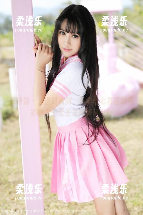 美媛馆-李李七七喜喜 美媛馆 - 套图时间到,李李七七喜喜的居家魅力:无圣光陶醉其中!