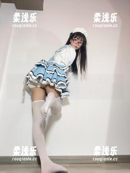 微密圈 - 记得锁屏，那绝对是聂傲娇的高清裤里丝写真，谁能不动心？