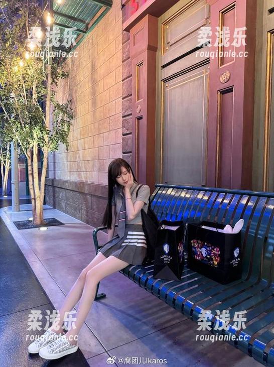 腐团儿Ikaros，你的黑色私房让我想入非非，不好意思啦！