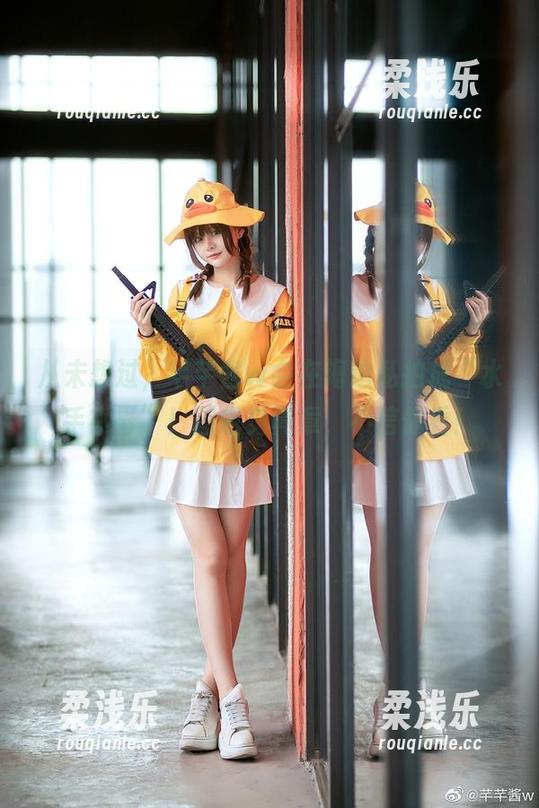 从未想过，芊芊酱w会在海边私拍成“水手小哥”！图包见真章，不信你看！