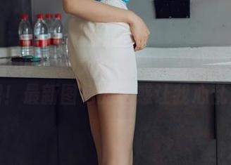 花漾show – 最大的期待？蓝夏Akasha的红裙！最新图包的诱惑让我心乱如麻！