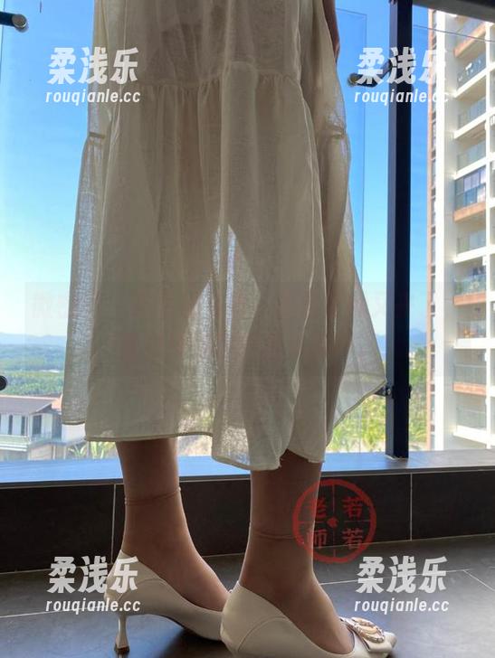 微密圈 - 连衣裙在线！若若老师又来了，资源没你想的那么简单。