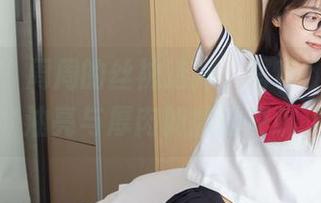袜啵啵 – 周周的丝袜选择，写真作品里的油亮与厚肉如微妙交响