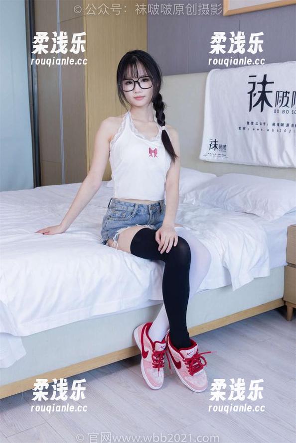 袜啵啵 - 旅拍还可以是这样的？小甜豆的图库精选不再走寻常路！
