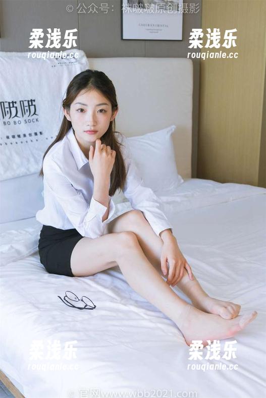 袜啵啵 - 水里是什么，夏日的稚予原图资源，哎呀梦寐以求的画面！