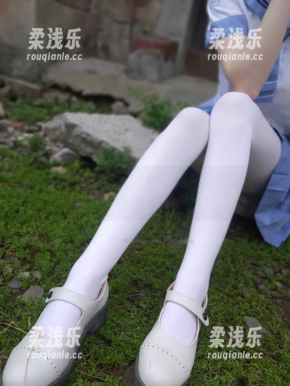 高跟鞋搭配无圣光，西尔酱把暗藏的味道拿出来了