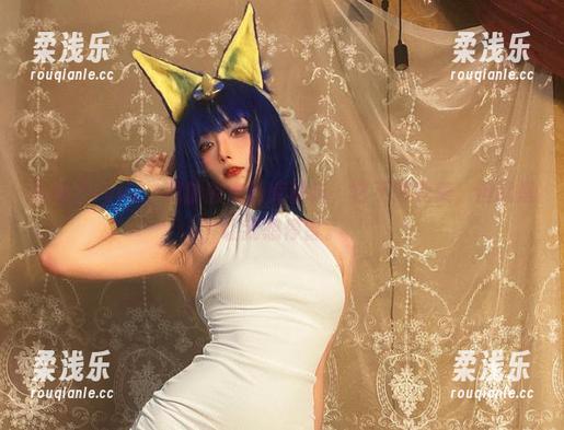 起起子vvvv，我的睡衣图库精选，它不够完美，但就是让我想停留。