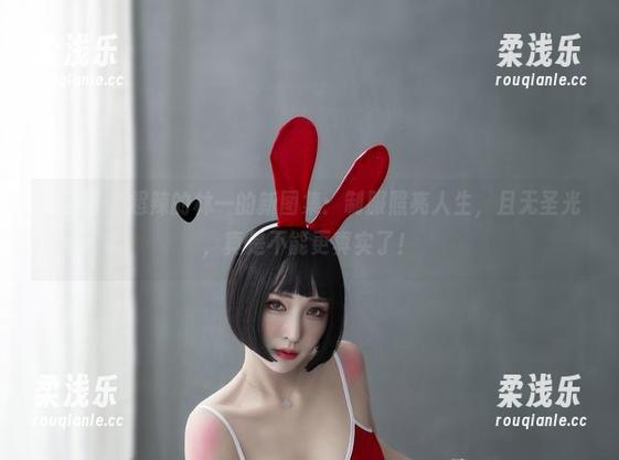 超辣的林一 微密圈 - 超辣的林一的新图集:制服照亮人生,且无圣光,真是不能更真实了!