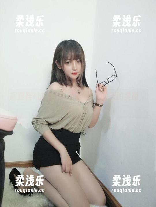 高跟鞋+过期米线线喵=这个夏天的美图，下载走起！