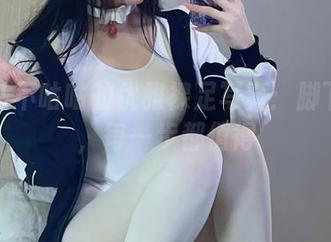 阿九从不咕咕的优雅裸足写真：脚下风景，每一步都值得