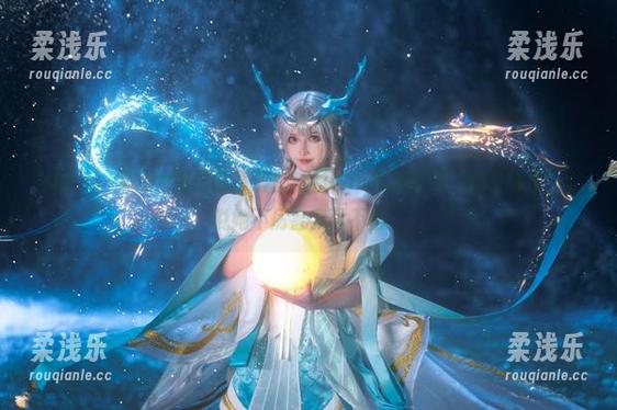 我的天，露儿大魔王的高清白衬衫cos完美诠释“轻松随性”，说她不厉害我可不信！